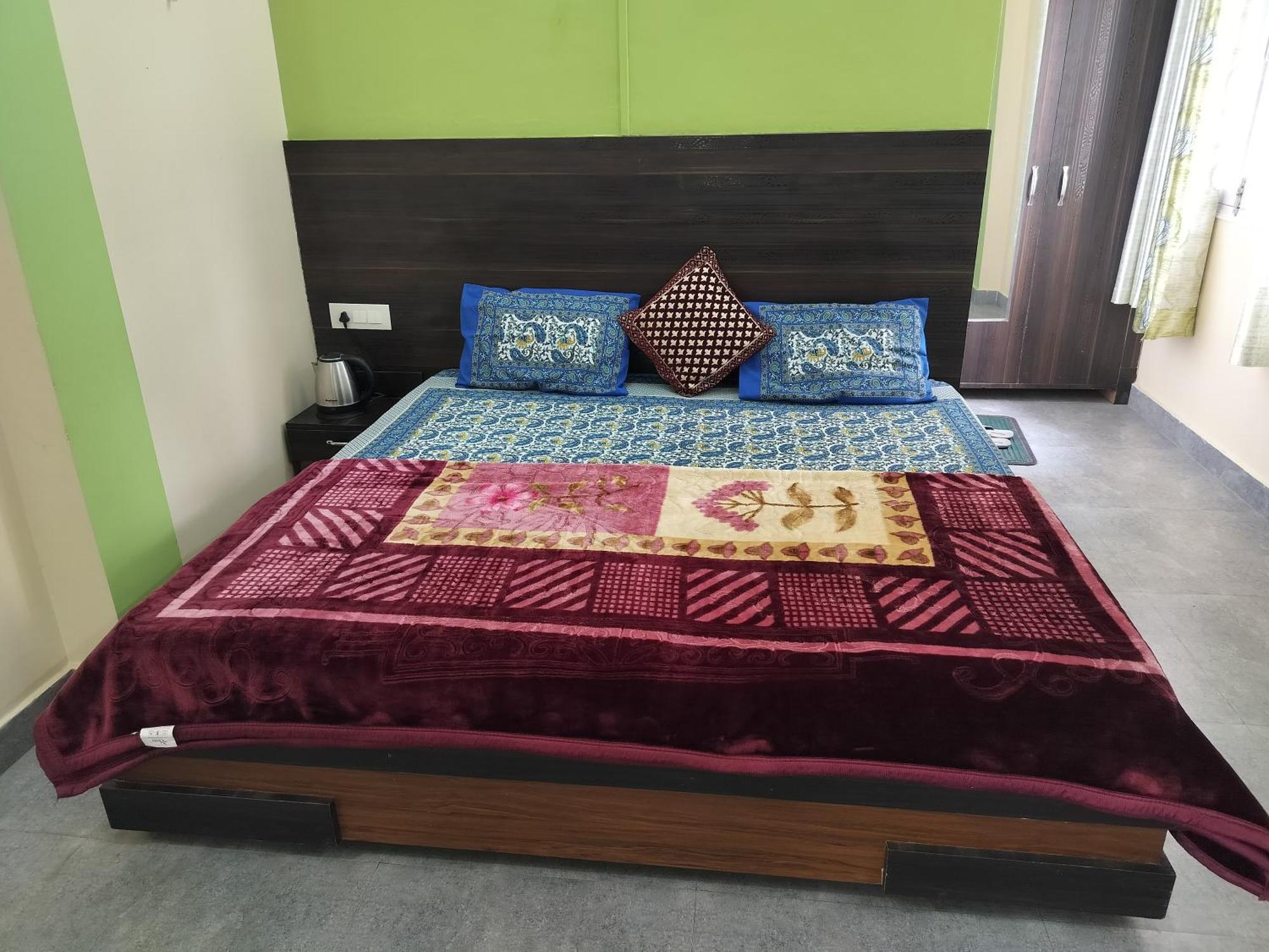 Tree Valley Homestay Chail Exterior photo